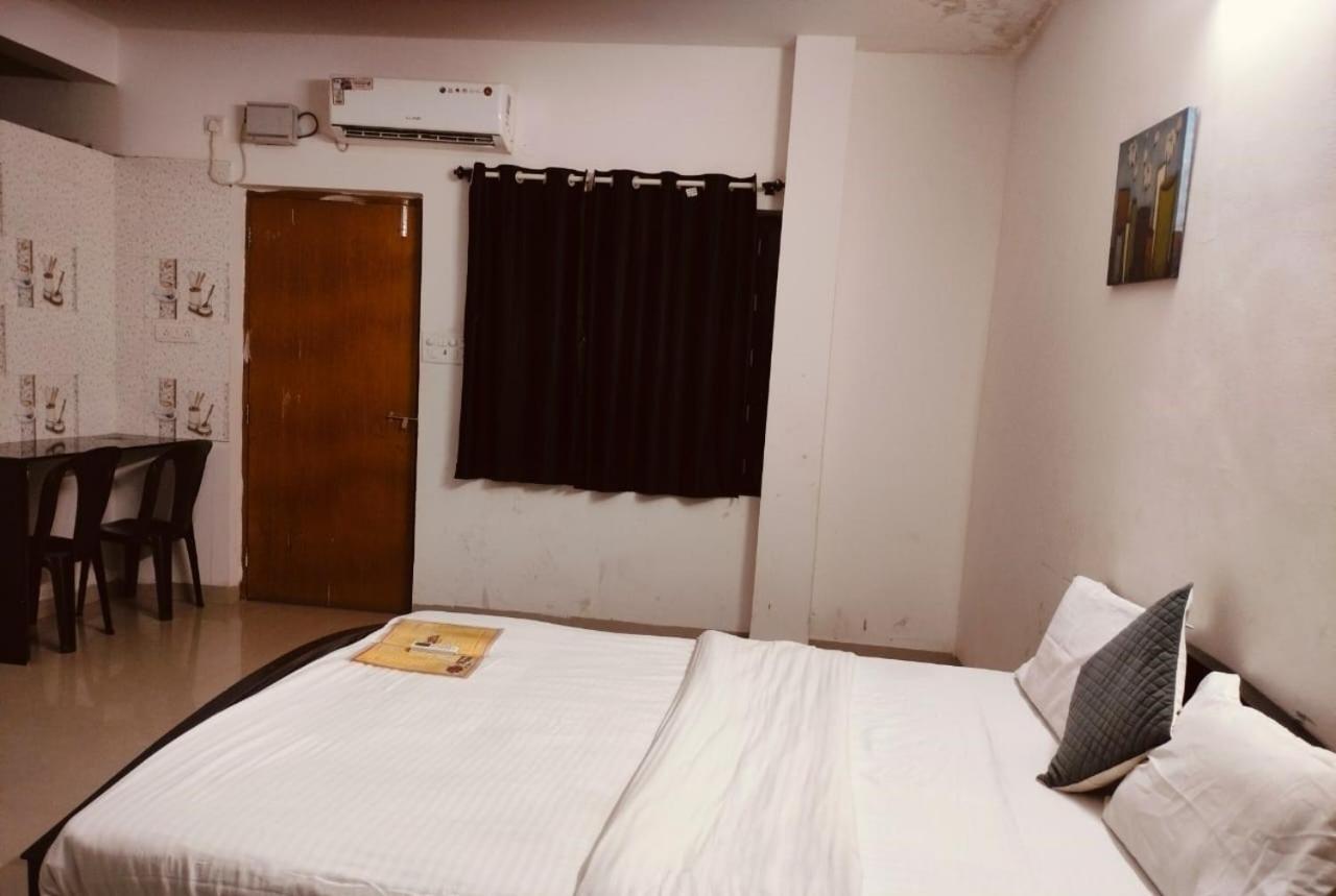 Hotel Explorer Calangute Exterior photo