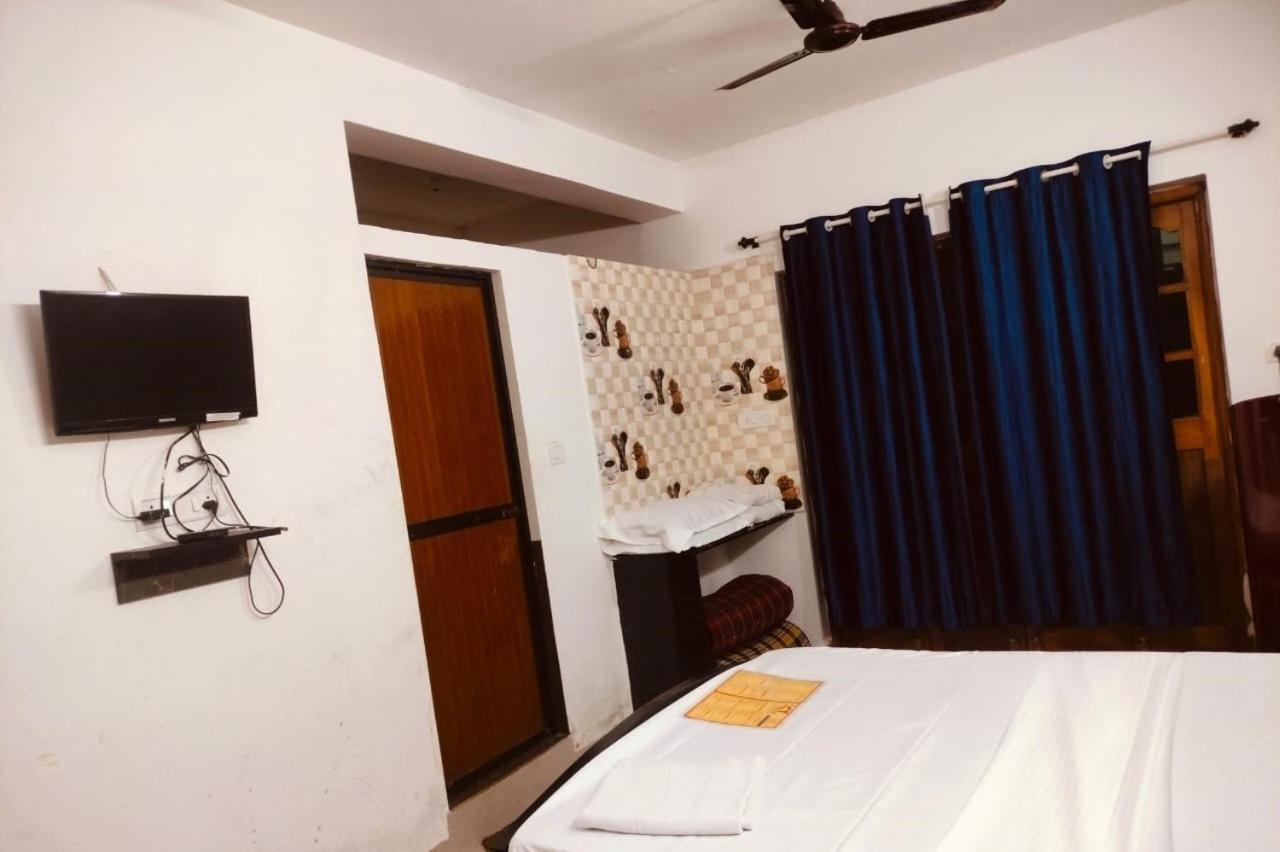 Hotel Explorer Calangute Exterior photo