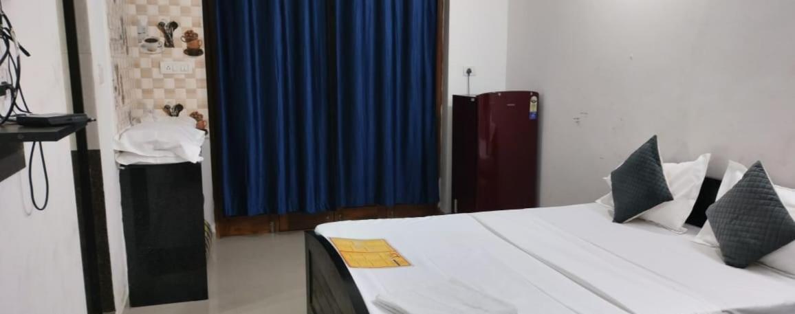 Hotel Explorer Calangute Exterior photo